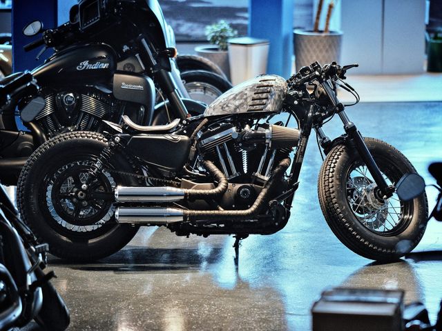 Umgebaute Harley-Davidson Sportster in der Ausstellung